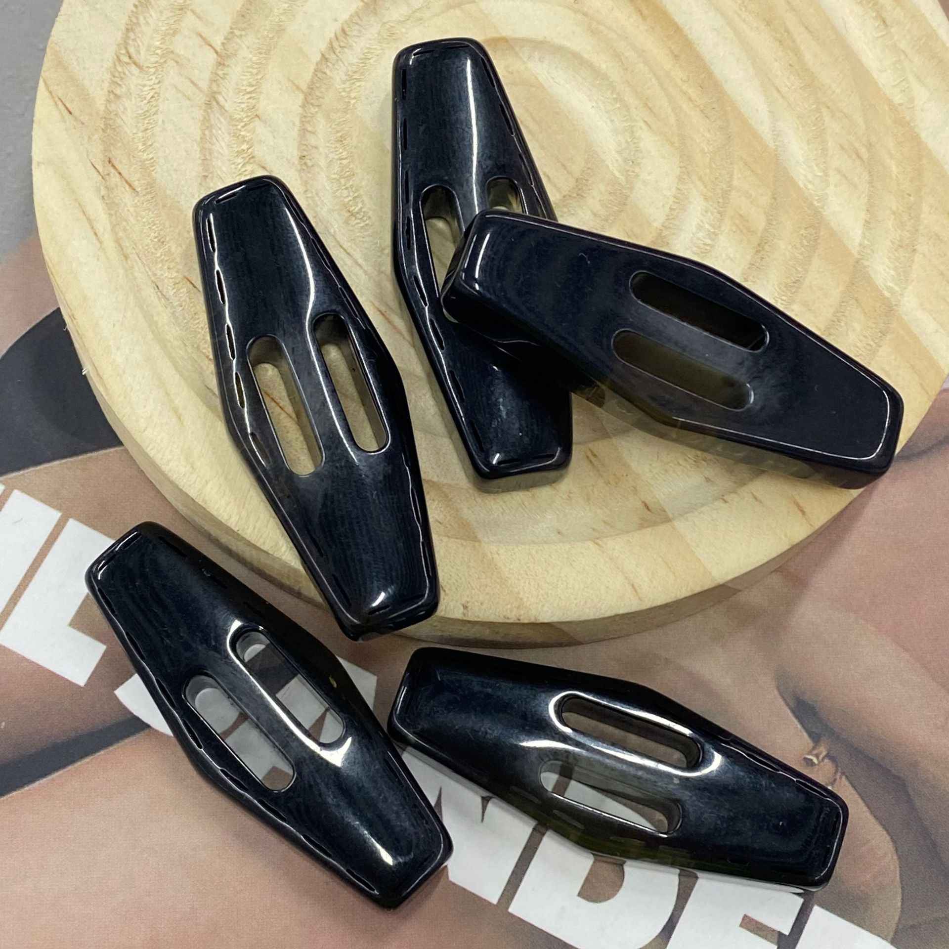 4.7cm rectangular resin 2-hole buckle buttons, dark black, multiple pieces