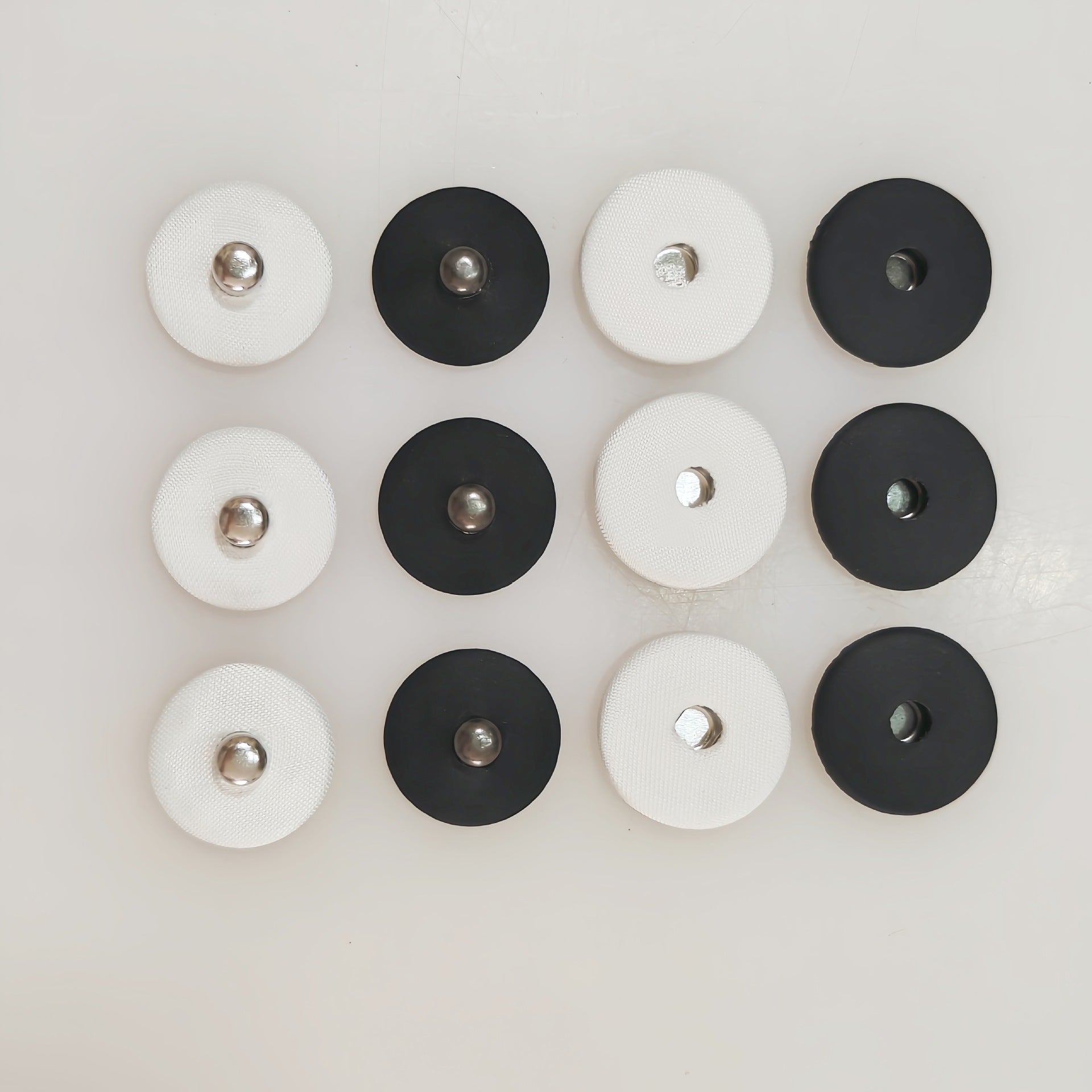 Fabric-covered snap buttons, invisible metal, white and black, 20 pcs set
