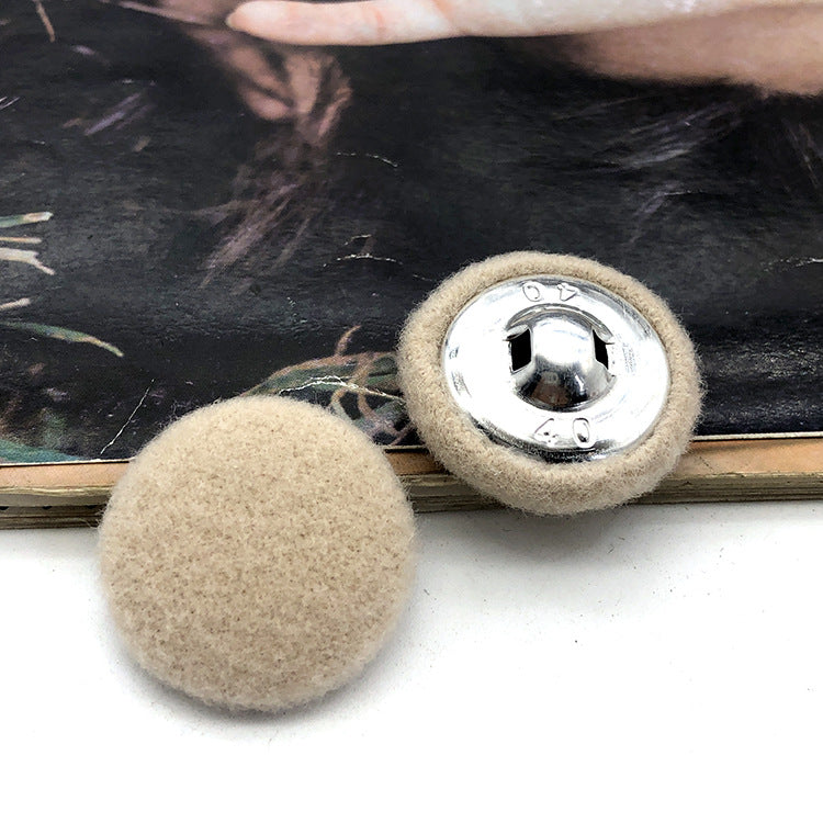 28mm round fabric-covered button, beige with metal shank