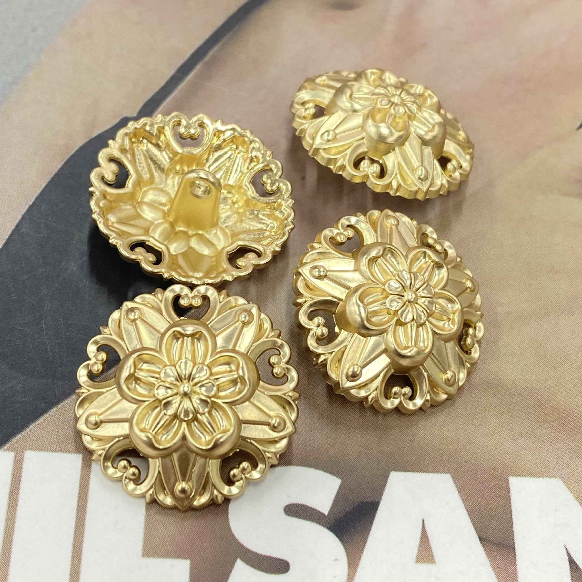 Five-petal flower metal shank buttons, gold tone, round floral filigree