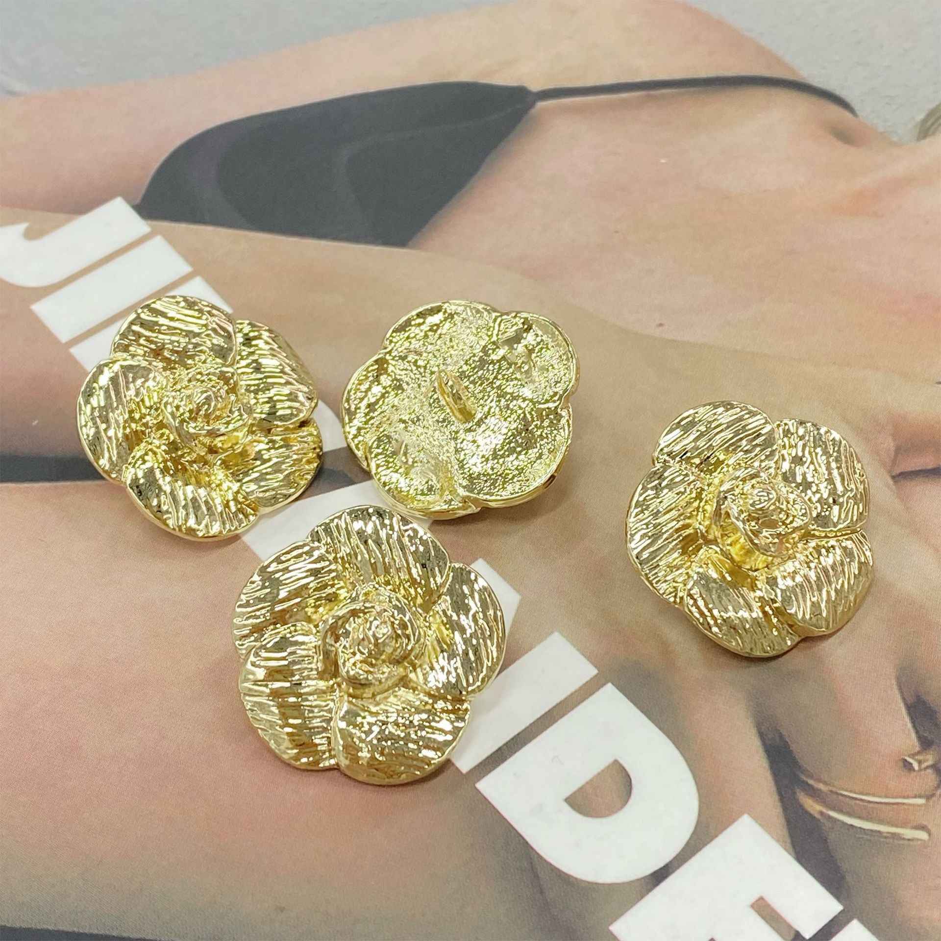 3D five-petal flower metal shank buttons, gold tone