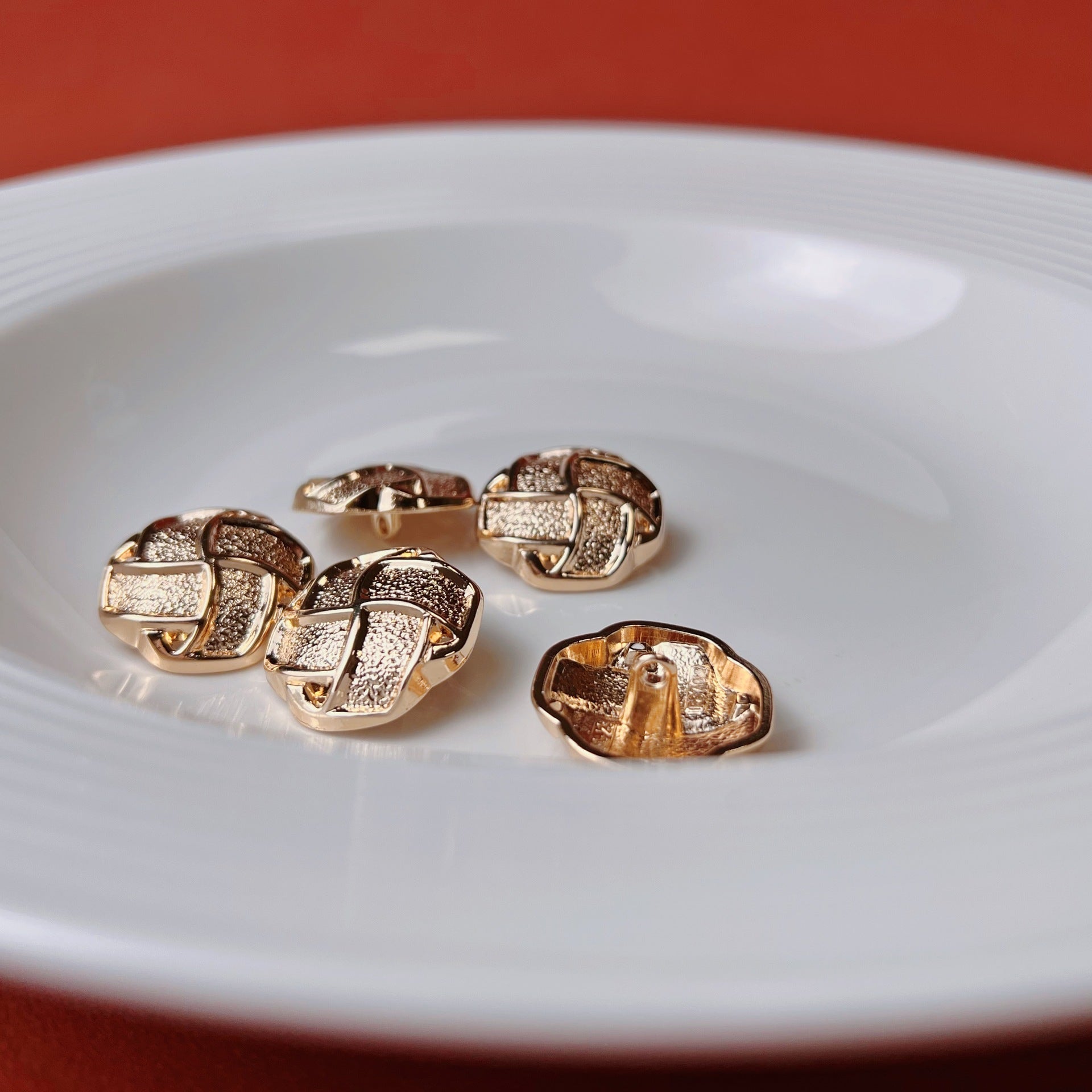 18/23MM gold checkered polygon metal buttons, front and back views