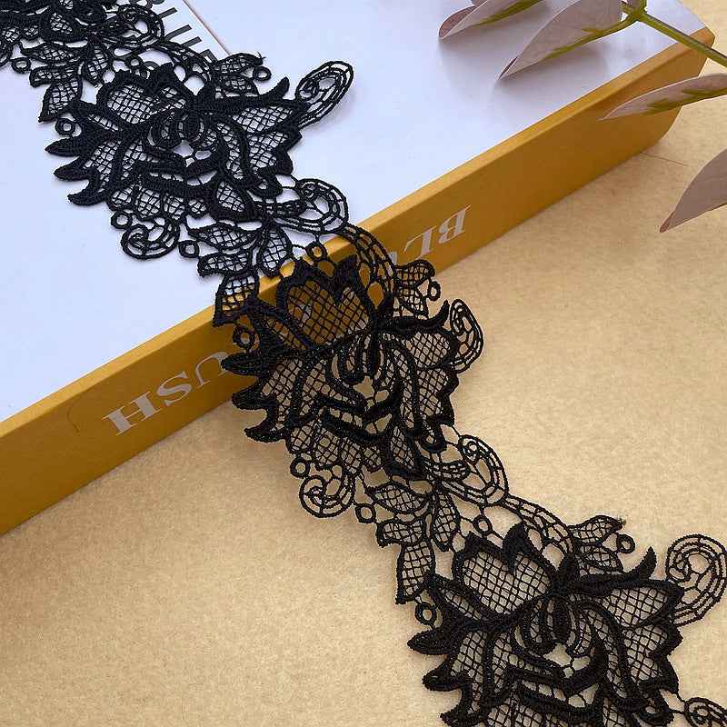 Black 7.8cm lace trim, scalloped floral embroidery close-up