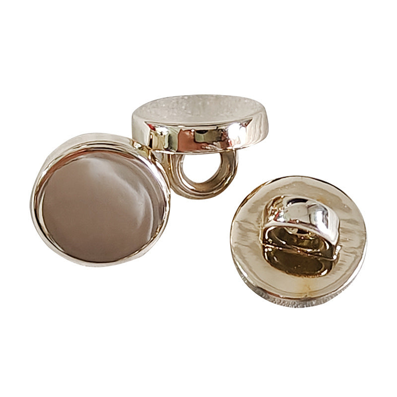 Runde Metall-Flachschaftknöpfe, goldfarben, 10–25 mm, Nahaufnahme