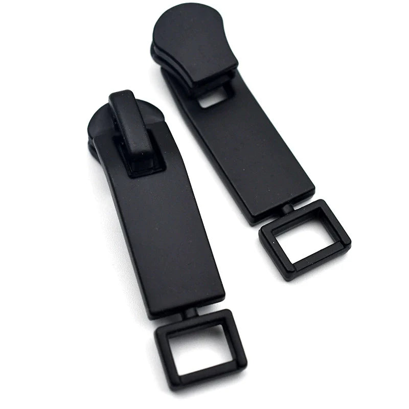 Black plastic zipper pulls, smooth bar with hinged clip and square eyelets, 10-pack