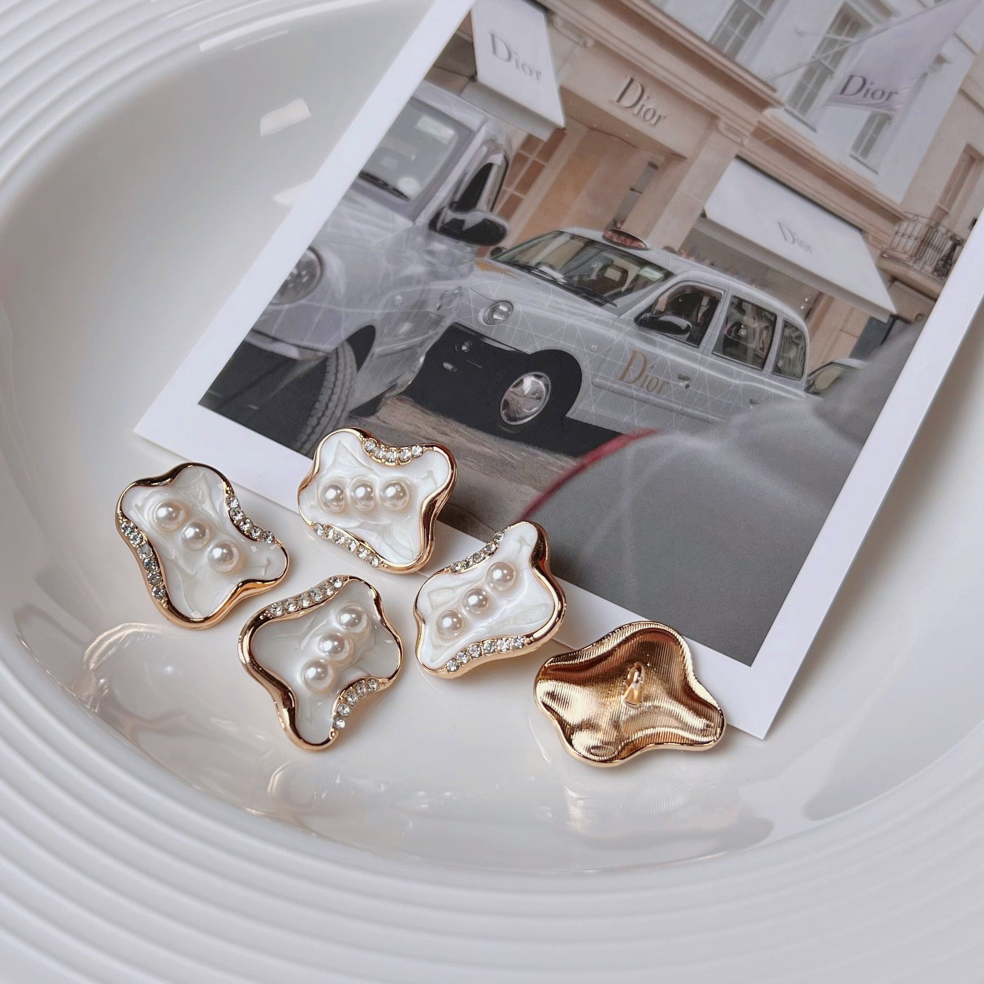 Style B 20MM buttons: white faux-pearl shapes with gold trim and rhinestones