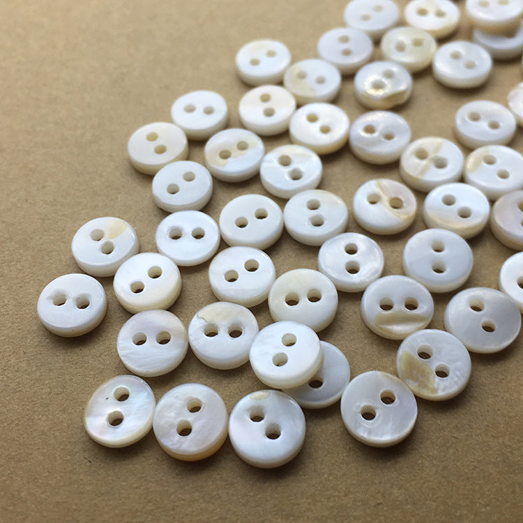 Round mini shell buttons, natural white, 2-hole design (40 pcs)