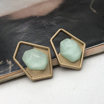 27mm coat button with irregular green wave stone and gold-tone metal shank