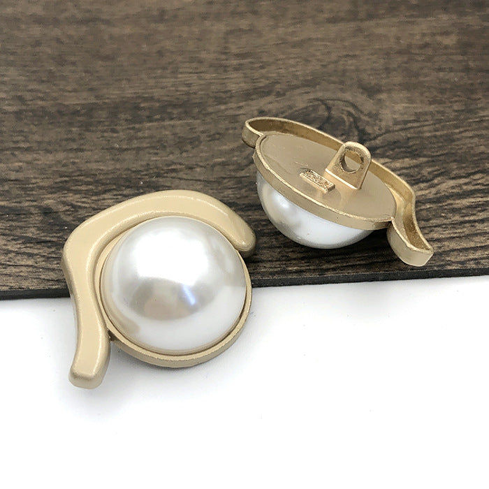 25mm irregular pearl shank button, gold-tone metal, white pearl center