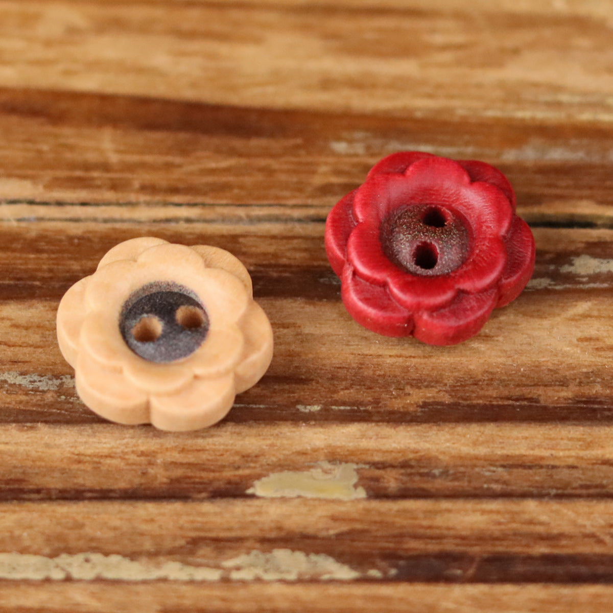 Flower wood buttons, natural and red 2-hole flower designs