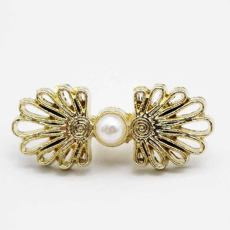 Gold butterfly metal pearl button pair with white pearl, 20mm