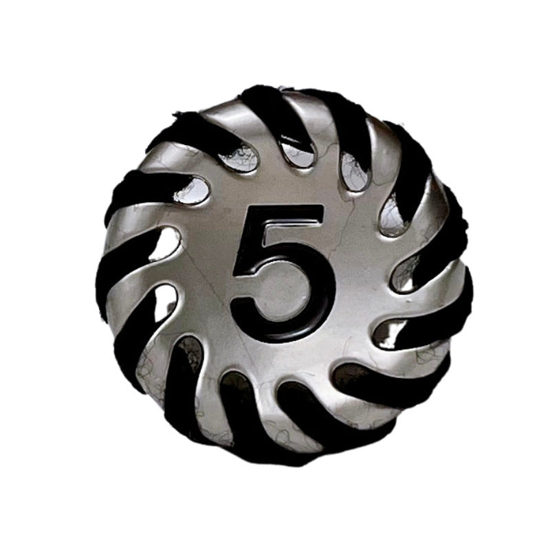 Bouton métal laine bord noir 18/23mm n°5, finition argentée, gros plan