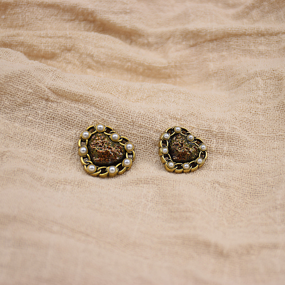 Heart-shaped resin metal buttons, coffee-brown with pearl trim, gold-tone finish, 20–23mm