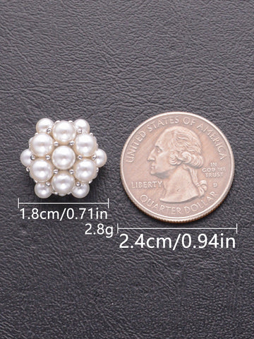 Blumige Zierknöpfe aus Metall mit 3D Perlen, weiß, ca. 1.8 cm