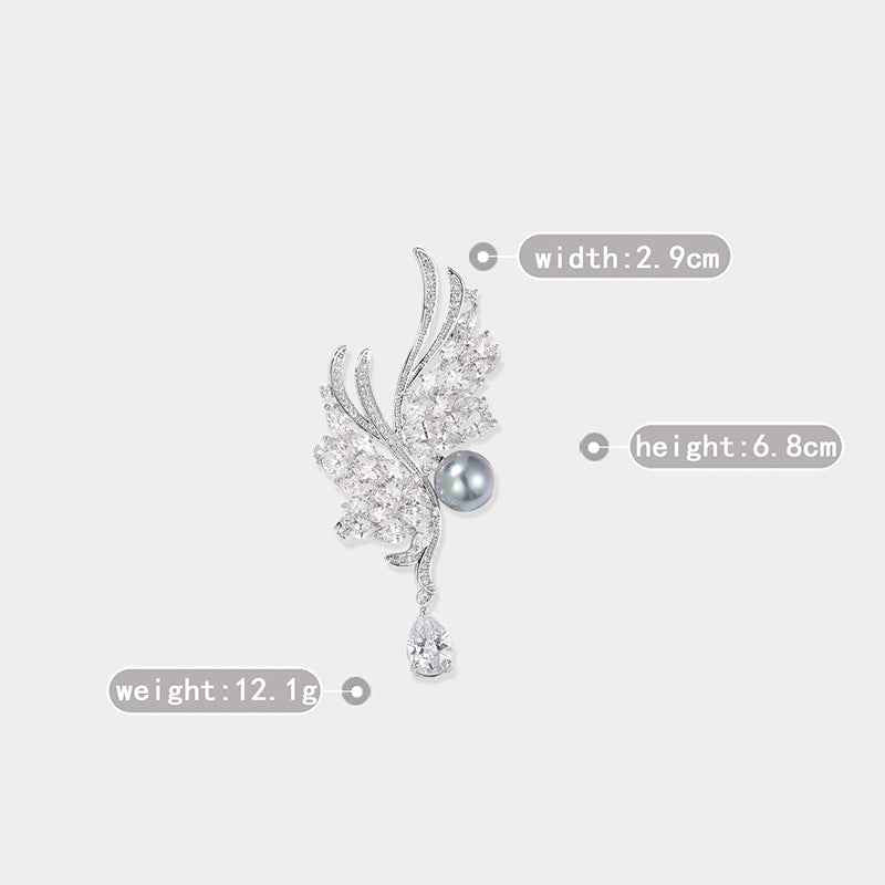 Silver wing brooch pin size diagram: width 2.9cm, height 6.8cm, weight 12.1g