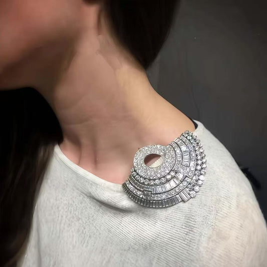 2026 Crystal Fan-Shaped Neckline Clip Brooch – Rhinestone Lapel Pin