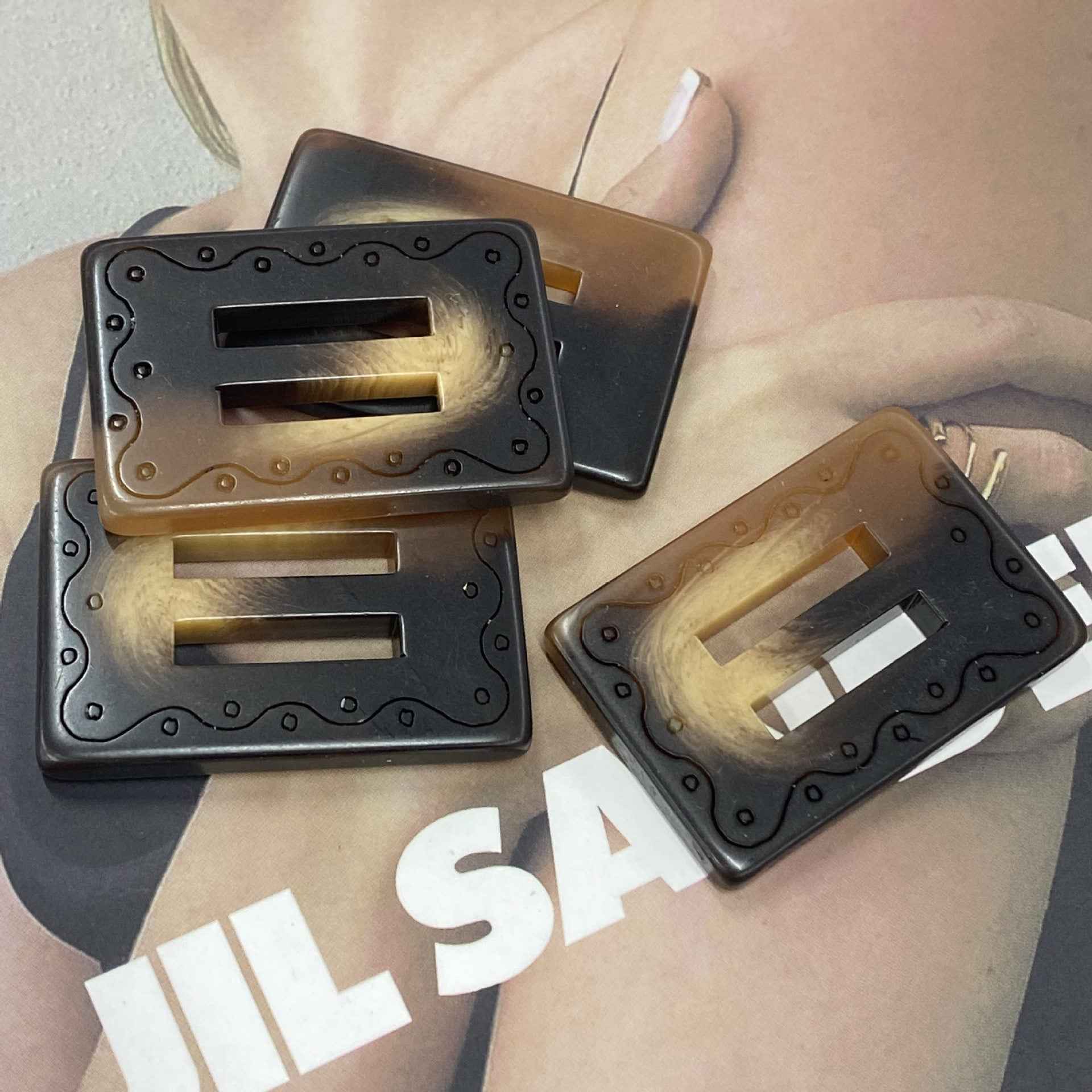 Rectangular resin 2-hole buckle buttons in black and khaki/cream, mixed set