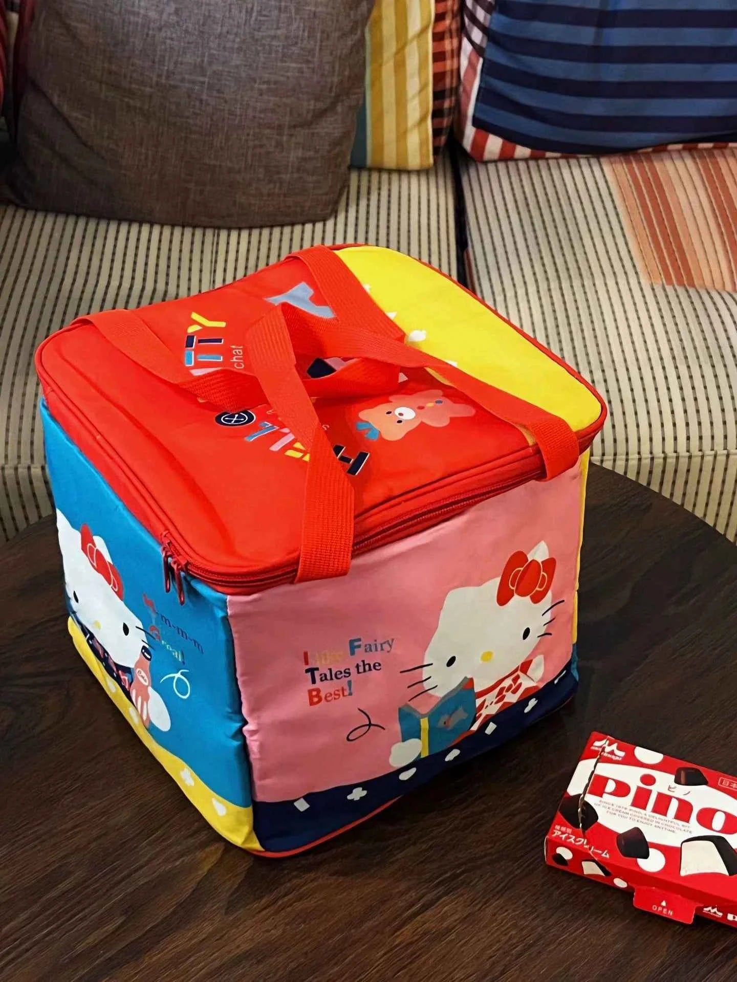 Hello Kitty Insulated Lunch Picnic Storage Bag