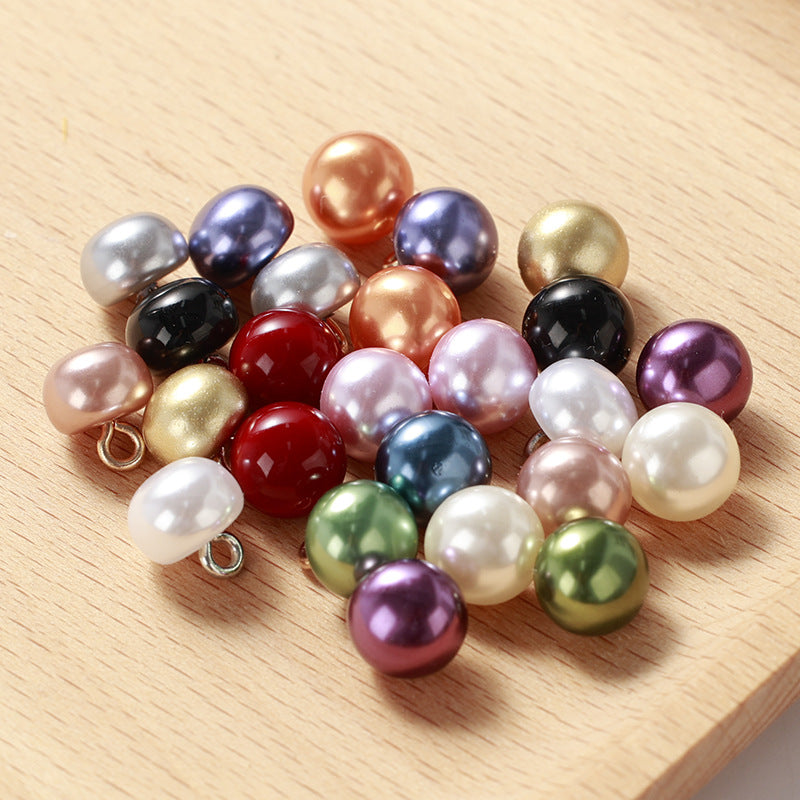 Set runde Resin-Perlenknöpfe mit Metallösen in mehreren Farben, glänzende Oberfläche