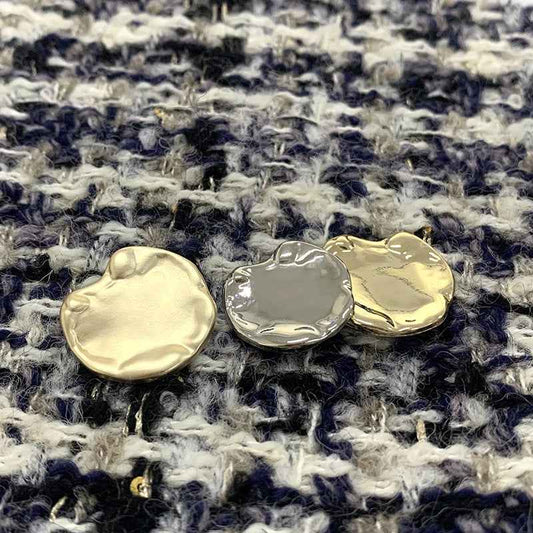 Irregular slim metal hand-sewn buttons in gold and silver discs, 18/21/23mm