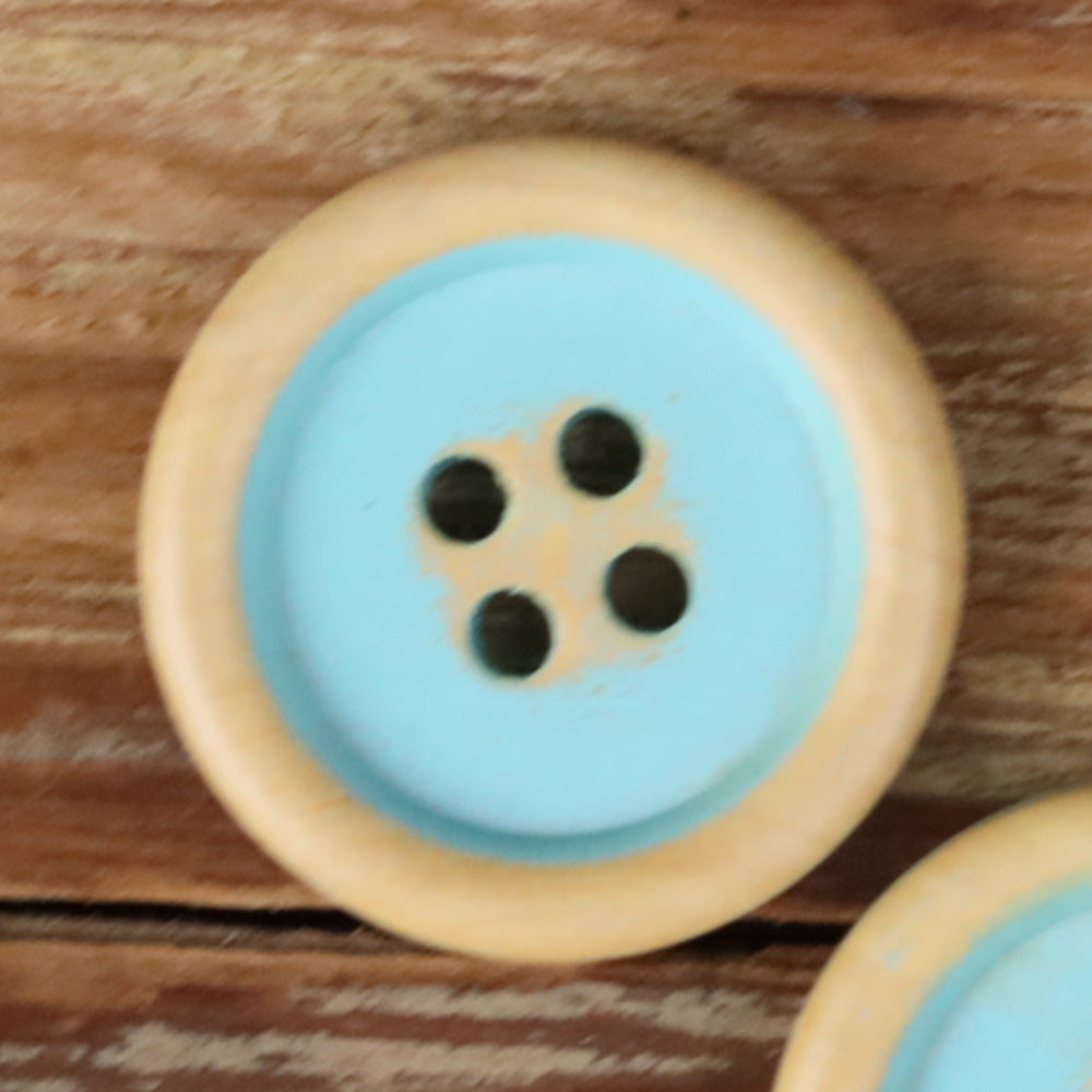 Round 4-hole wood button, light blue face with tan rim