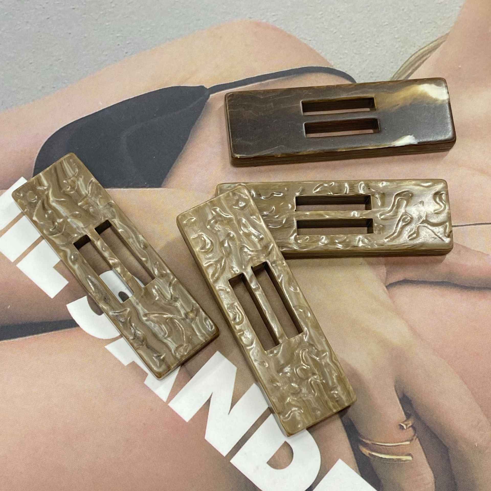 5cm rectangular resin buttons, 2-hole, mixed khaki and dark finishes