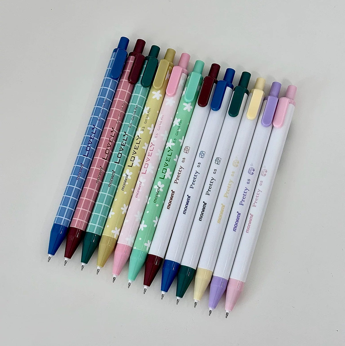 Monami Pretty Lovely Gel Pens, 12-Pack, 0.5mm Black Ink, Retro Barrels