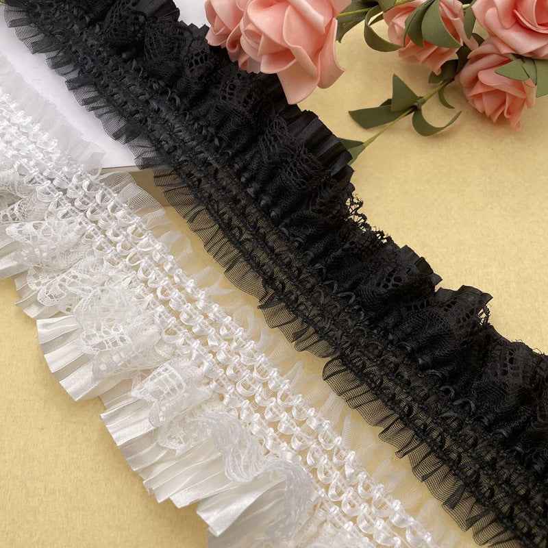 Schwarze Satin-Spitzen-Rüschenborte mit elastischem Netzrand, 7,5 cm breit