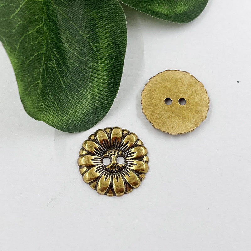 Bronze Sonnenblumen-Nähknopf vorne und Rückseite, jeweils mit zwei Löchern