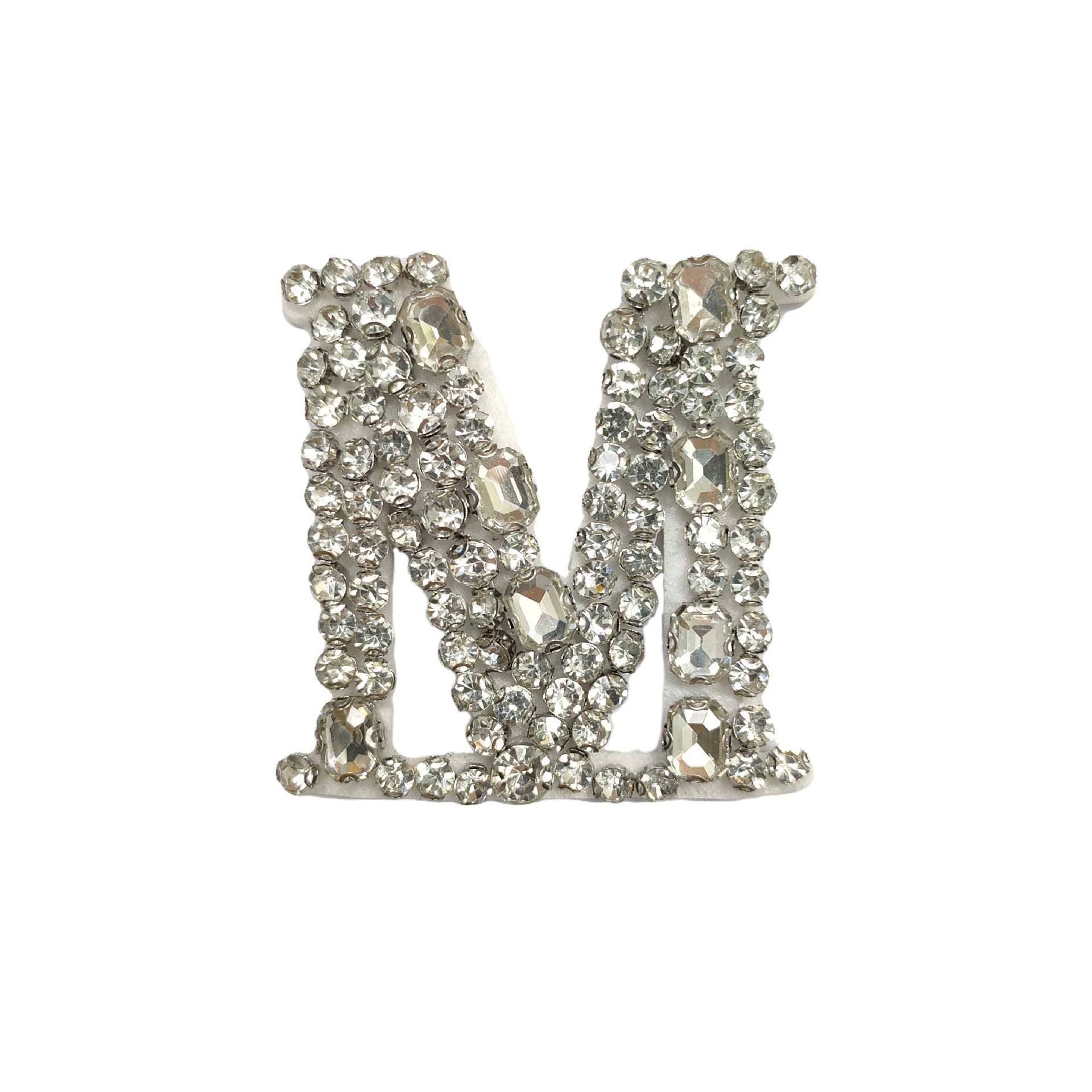 Silberne Strass-Applikation im Buchstaben N-Look