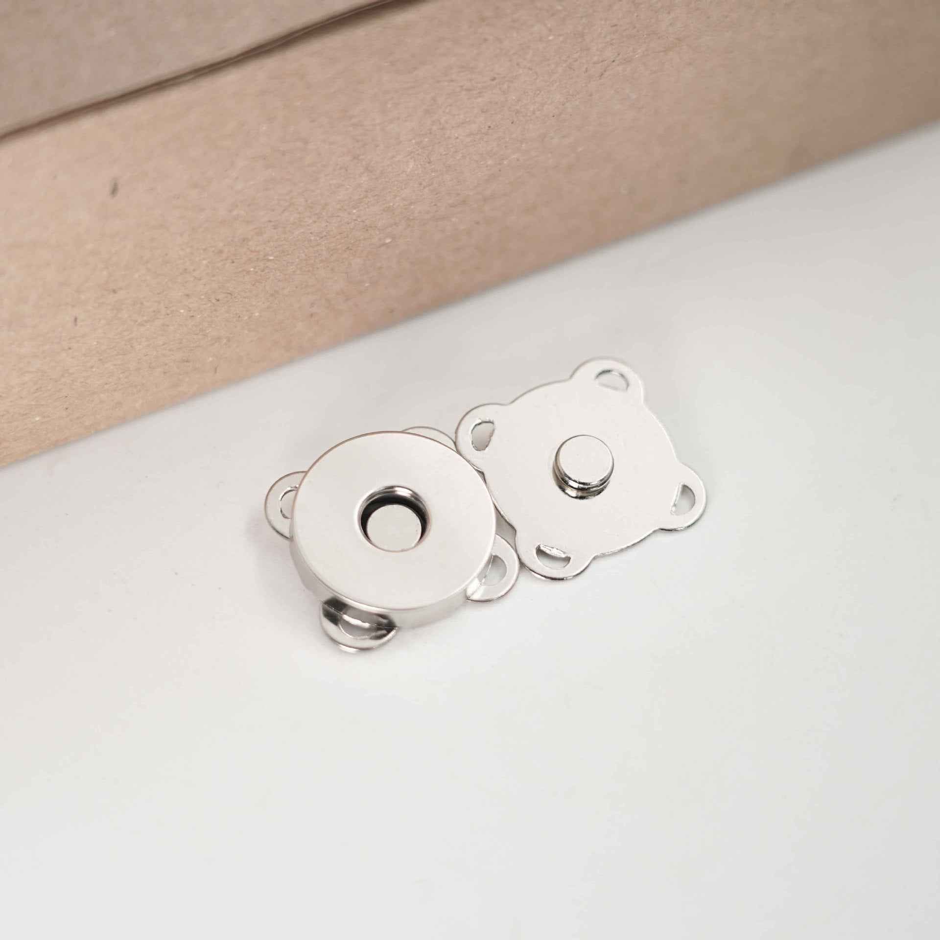 Flower-shaped metal magnetic snap buttons, silver-toned finish