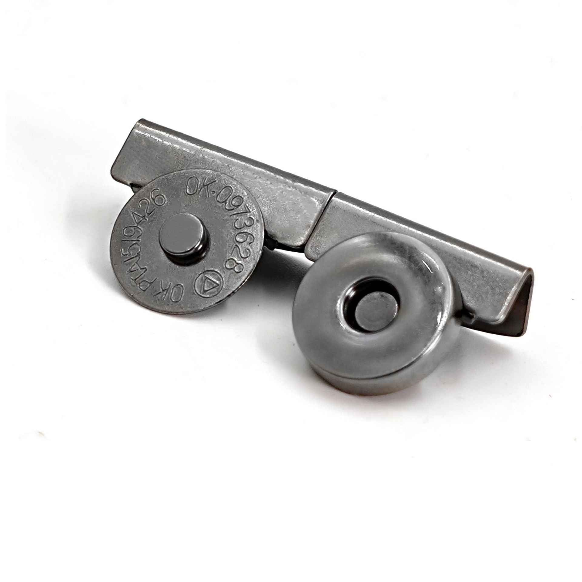 17mm magnetic clasp with clip, gunmetal dark metal round backplate and snap stud