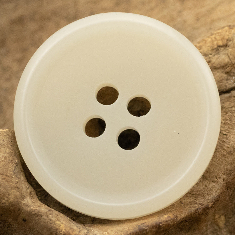 Weißer Resin-Flachknopf, 4 Löcher, rund, glatte Oberfläche