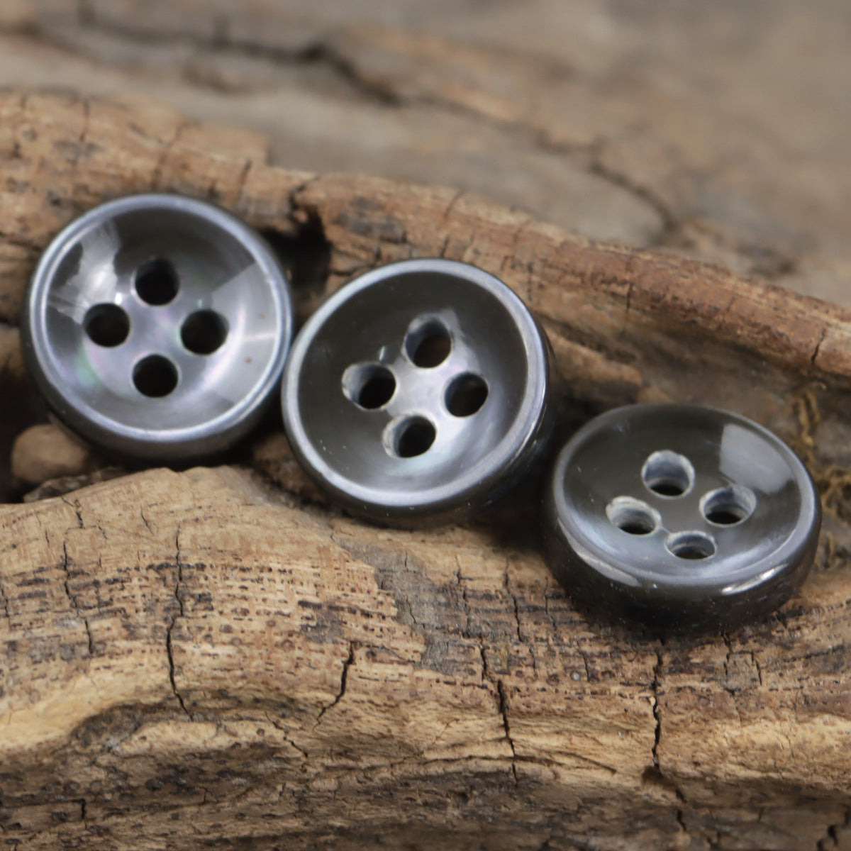 Set of dark blue 11.5mm four-hole shell buttons, glossy finish