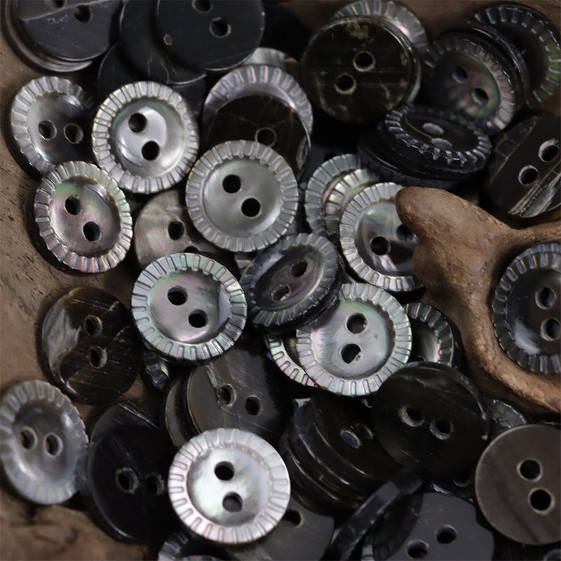 Dazzling Black mother-of-pearl buttons assortment, round faces with 2 or 3 holes
