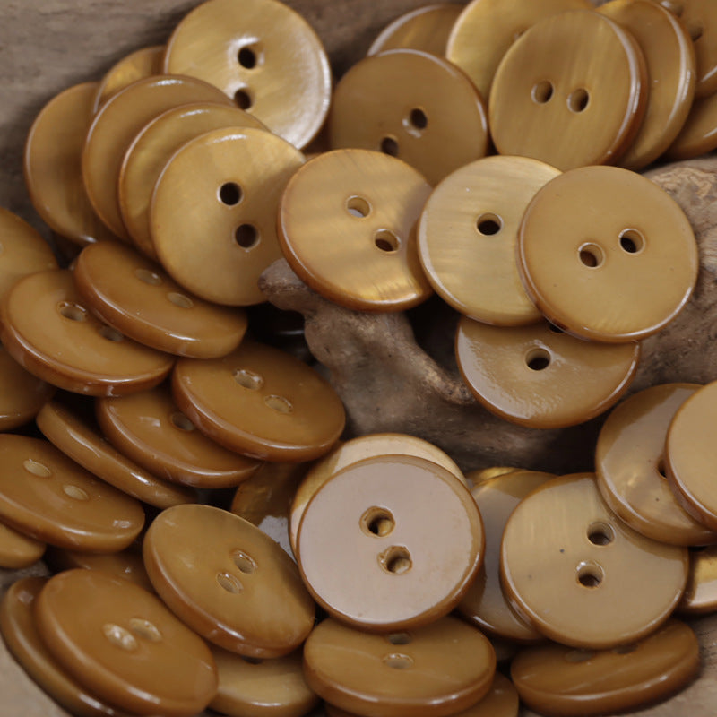 Tan/brown dual flat two-hole shell buttons, round discs with two holes (10 pcs)