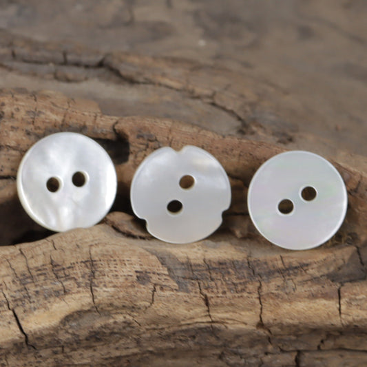 Natural White Maple Leaf-Shaped Spiral Two-Hole Shell Buttons 10PCS