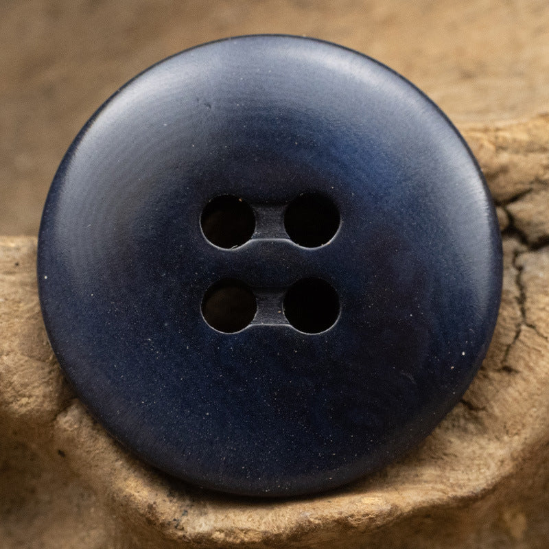 Vierloch-Knopf, tiefes Blau, 15–25 mm