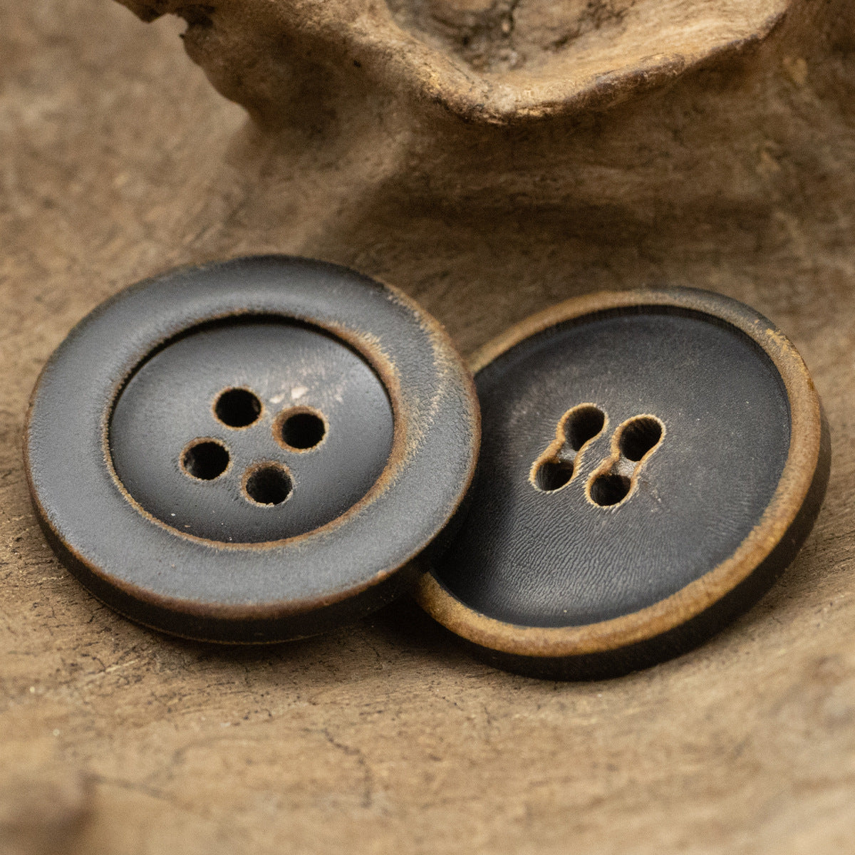 Retro coat buttons, dark horn look, four-hole centers, slim edge style