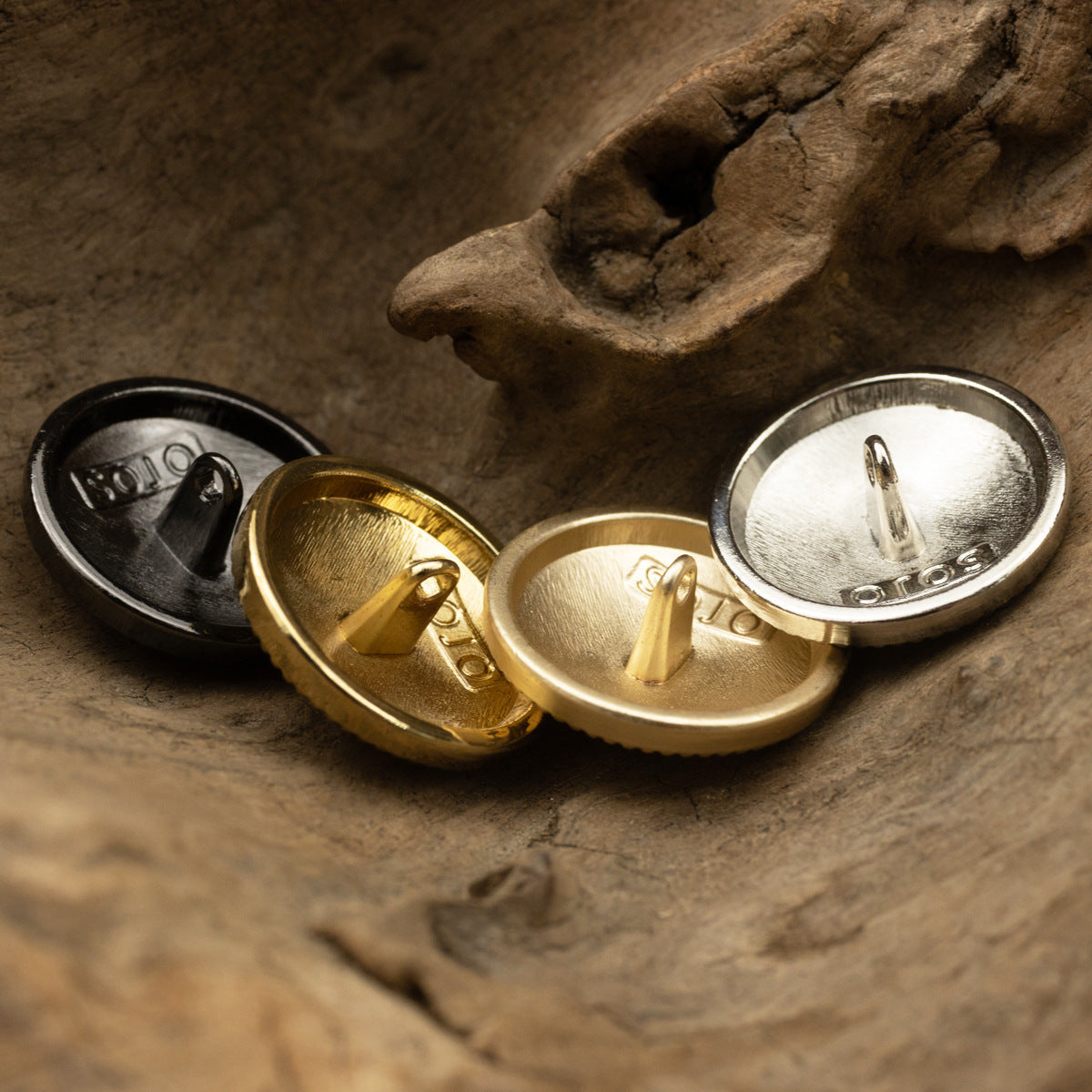 Boutons métal motif ancre, doré, argenté et noir