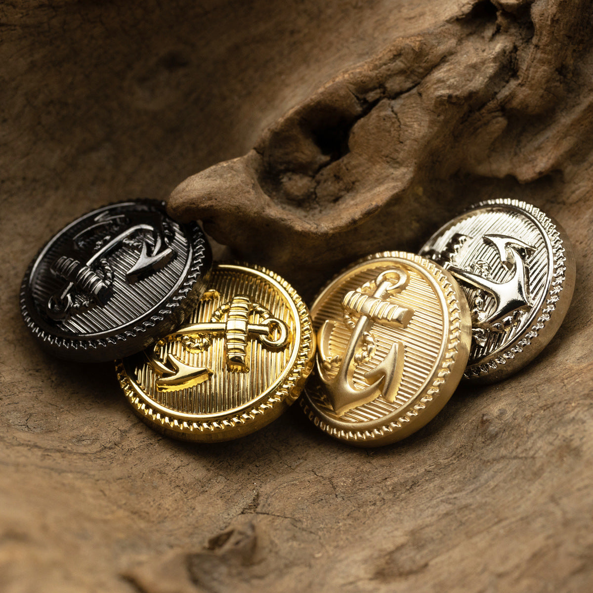 Boutons métal motif ancre, tons doré et noir
