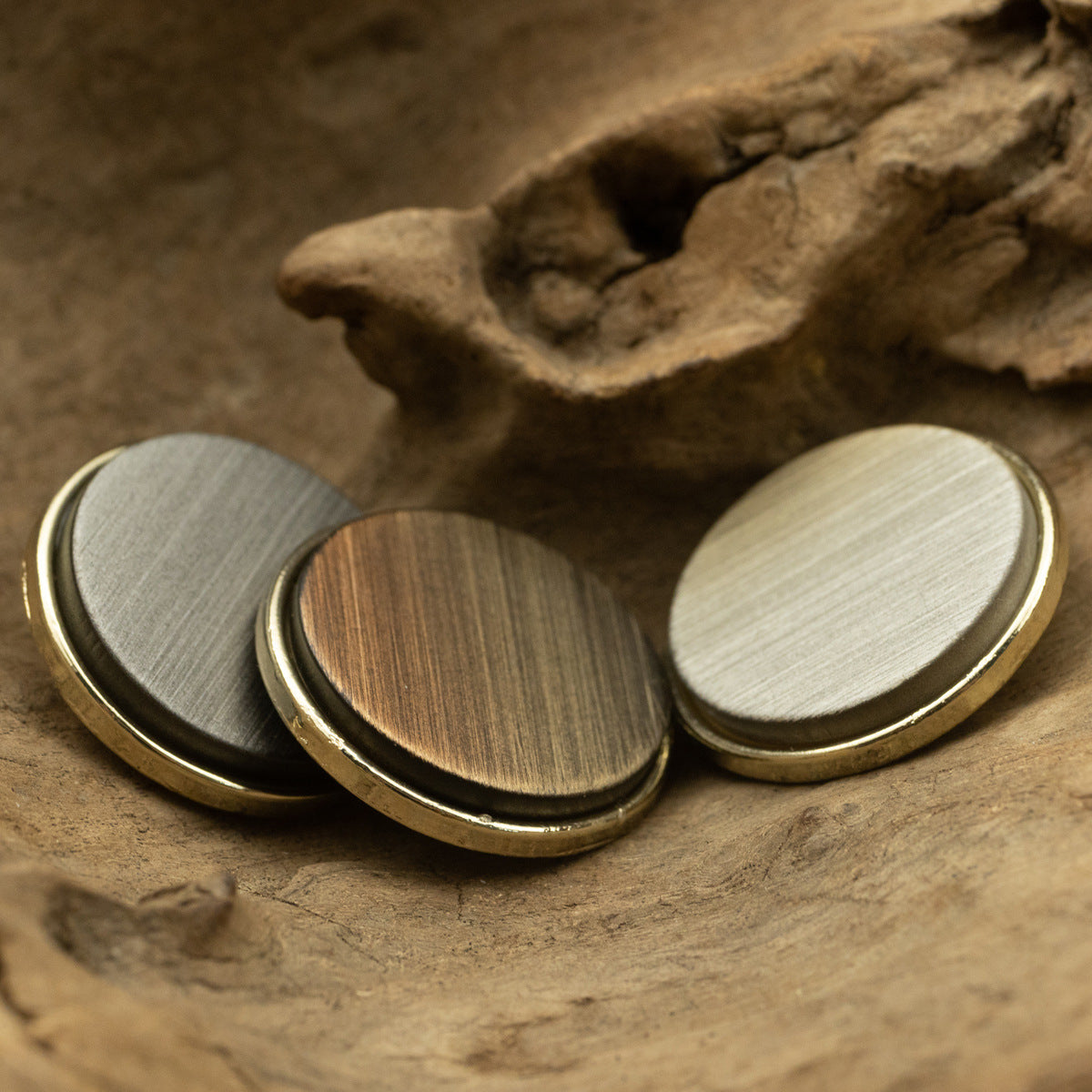 Set of 3 15–25 mm gradient resin metal buttons, gray and brown/orange tones, angled
