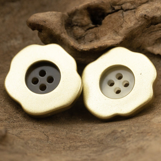 18-38mm Plum Blossom-Shaped Resin Buttons for Vintage Jackets 10pcs