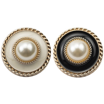 Vintage pearl metal button, gold-tone scalloped rim, white pearl center
