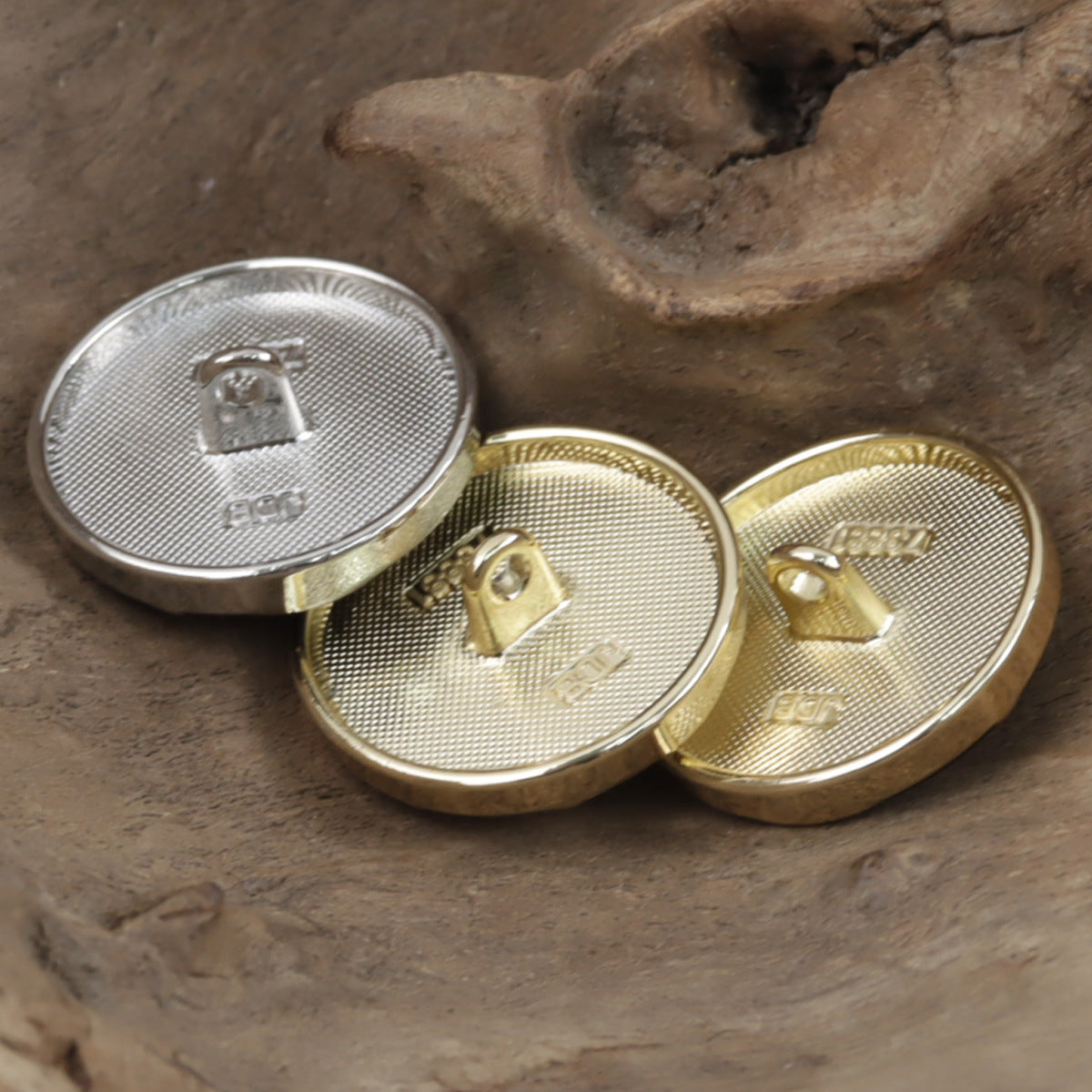 Runde Metallknöpfe mit Streifen, silberfarbene und goldene Oberfläche, 3 Stück