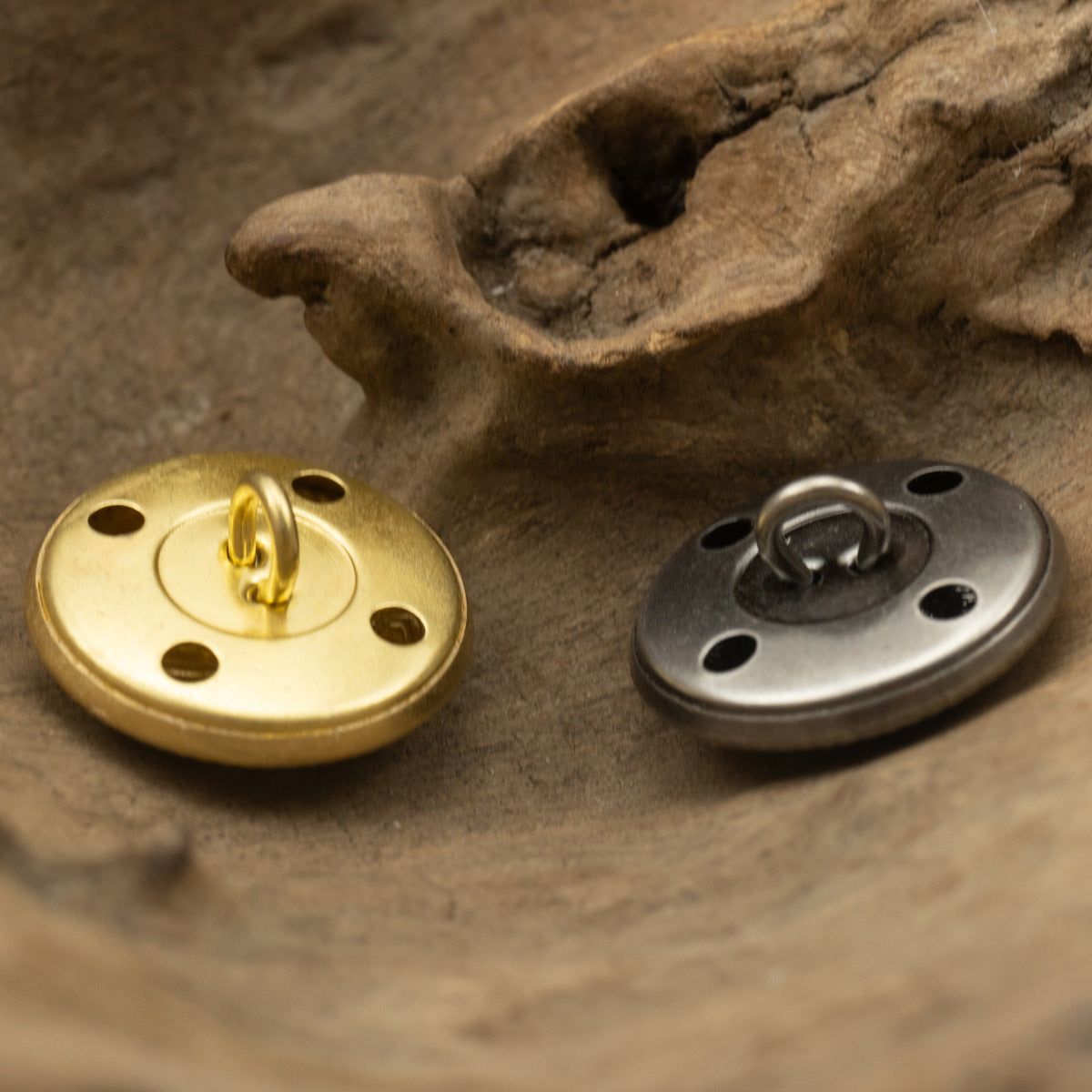Anchor brass buttons, backs shown: gold and silver with 4 holes