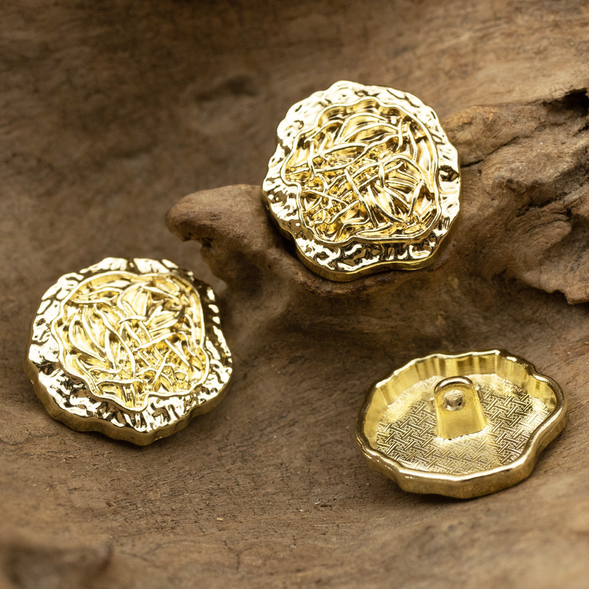 Golden polygonal metal button set: embossed front and reverse details, 18/23mm