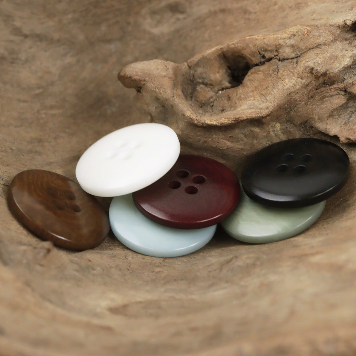 Palm fruit buttons 30er Pack mit 4 Löchern: weiß, weinrot, braun, schwarz, hellgrün
