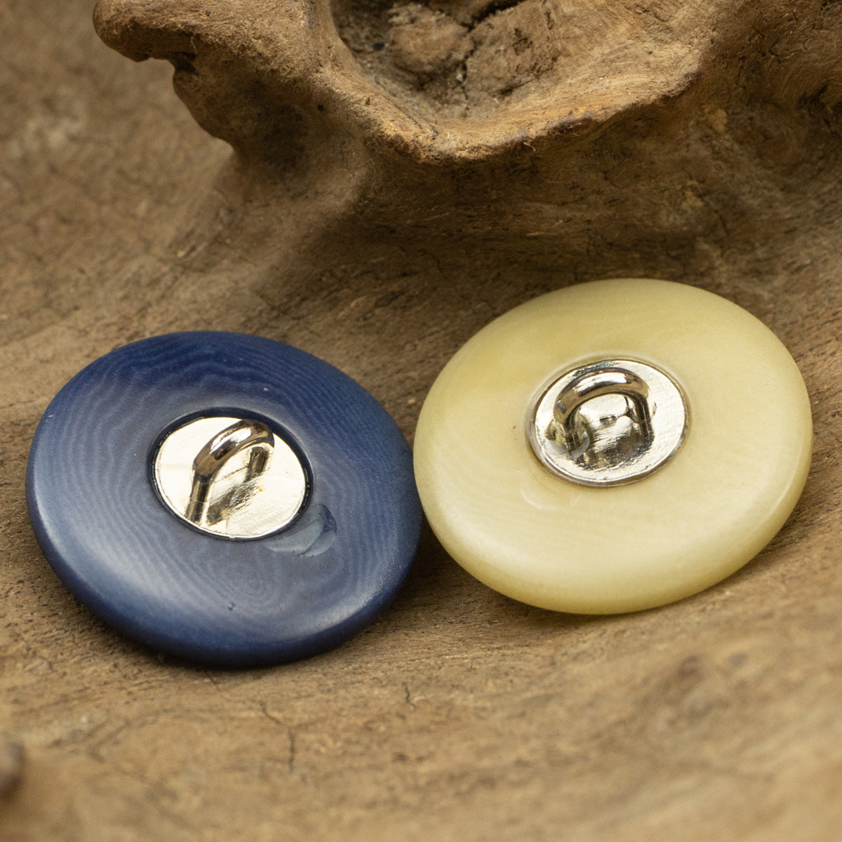 Lotsofbuttons jacket button set: navy-blue and light-yellow round buttons with metal shanks