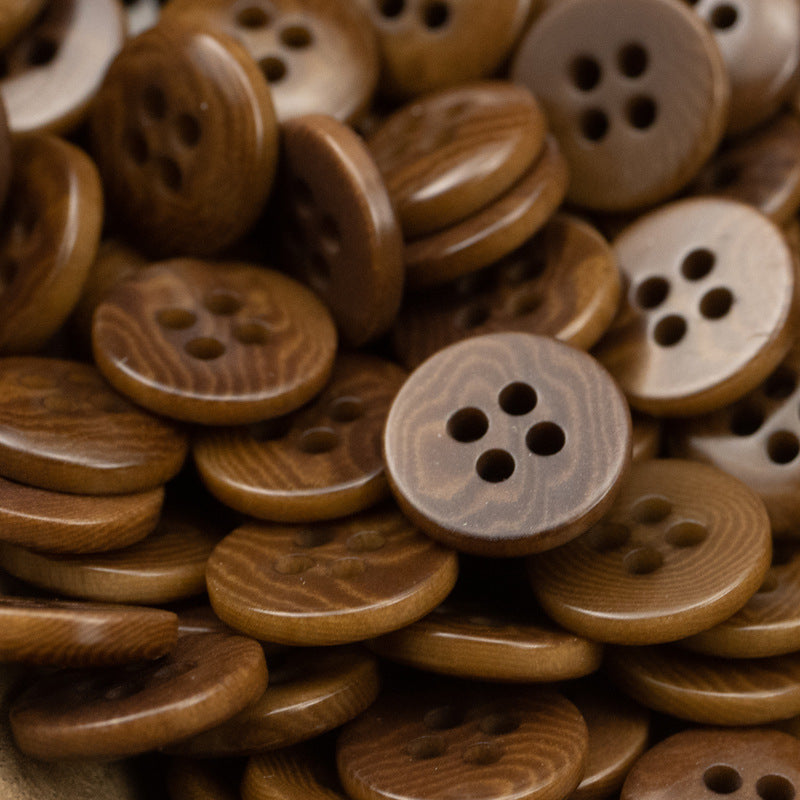 Flache 4-Loch-Buttons, braun und hellgrau, 11.5/12.5 mm, runde Köpfe